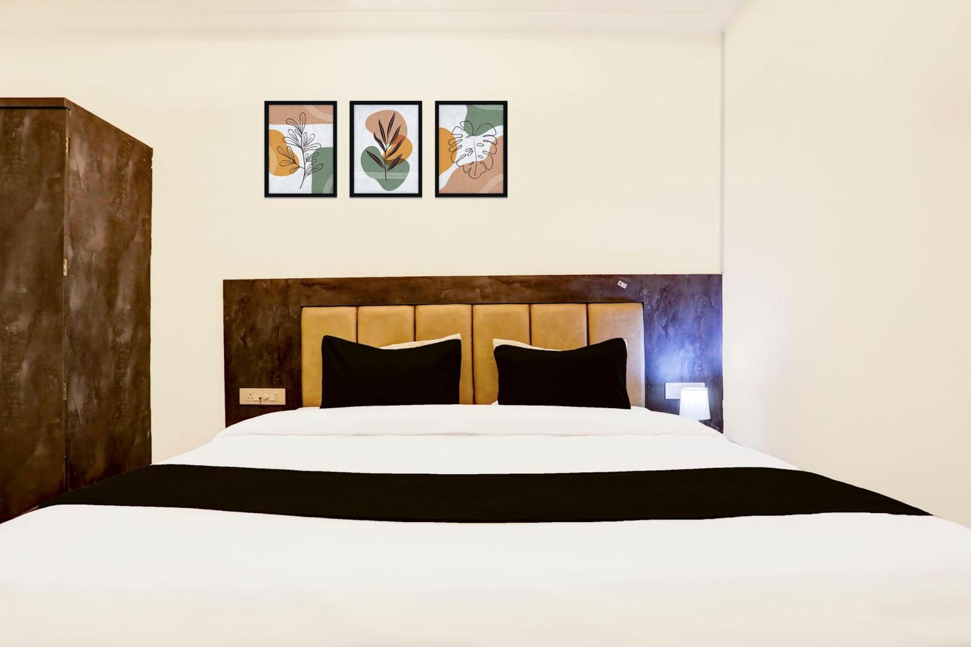 Super Townhouse Balua Road Pahadiya Hotel Varanasi Eksteriør billede